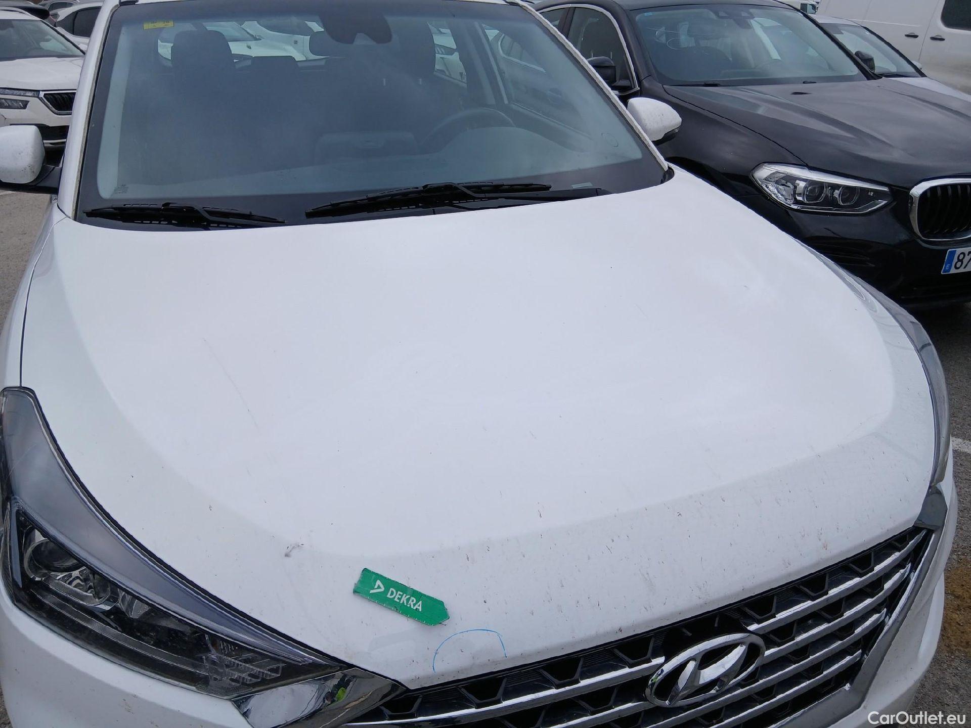  Hyundai  Tucson HYUNDAI  / 2018 / 5P / todoterreno 1.6 CRDI 85kW (116CV) 48V SLE 4X2(SP)(SL) #9