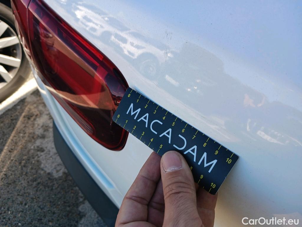  Citroen  C4 Cactus CITROEN  / 2018 / 5P / berlina con portón BlueHDi 100 S&S Feel #5