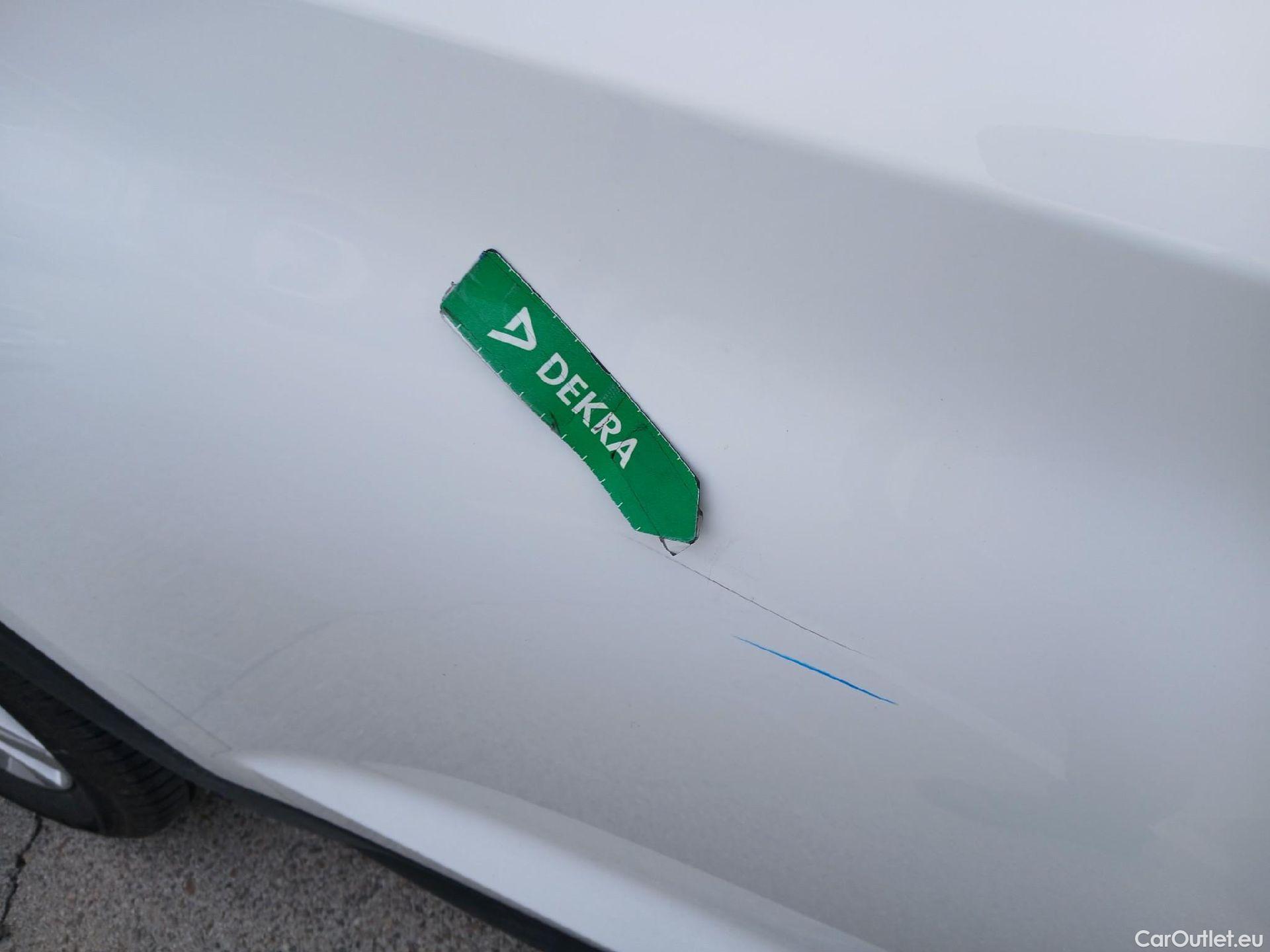  Hyundai  Tucson HYUNDAI  / 2018 / 5P / todoterreno 1.6 CRDI 85kW (116CV) 48V SLE 4X2(SP)(SL) #29