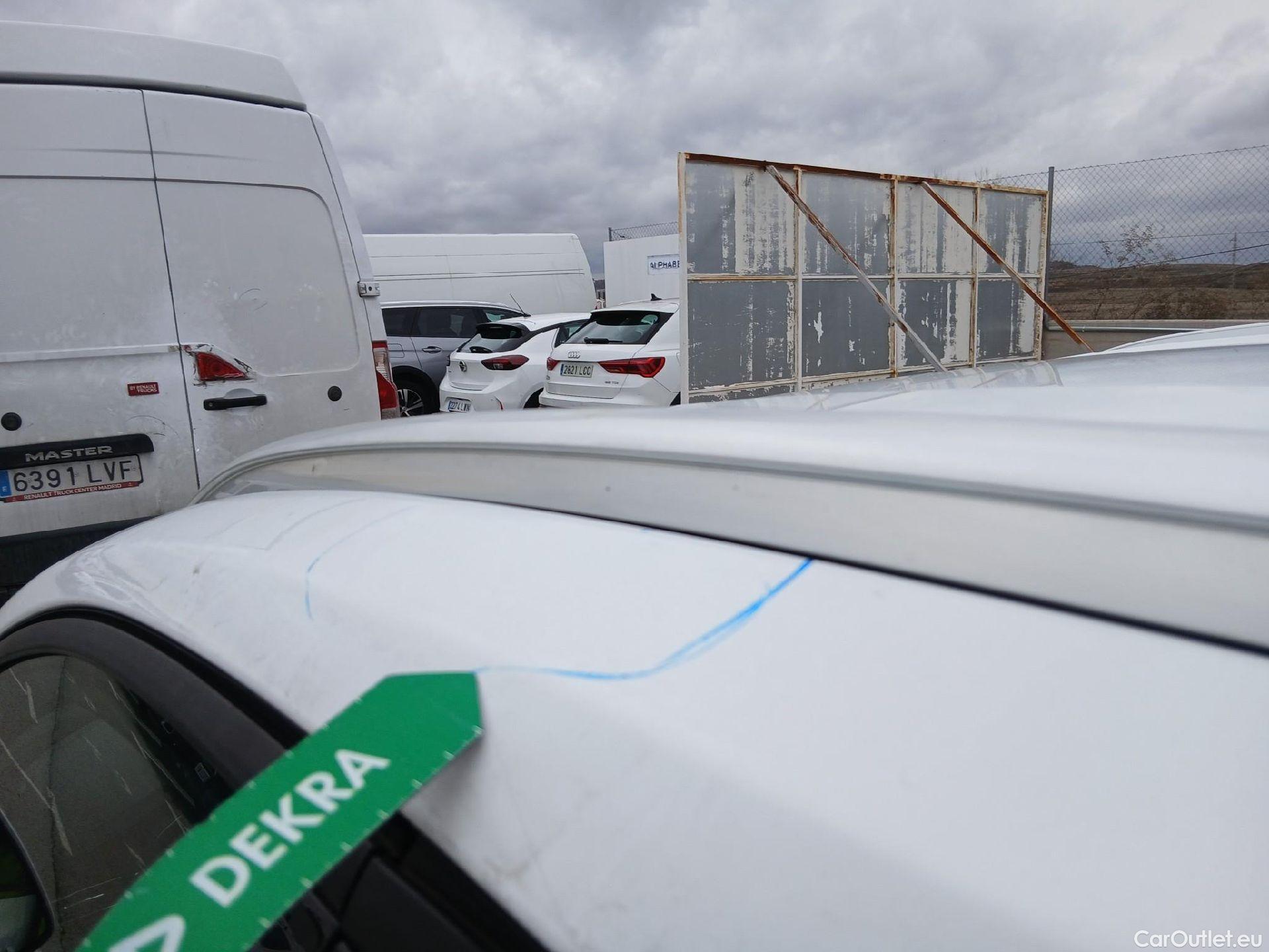  Ford  Focus FORD  / 2018 / 5P / familiar 2.0 Ecoblue 110kW Titanium Auto Sportbr. #12