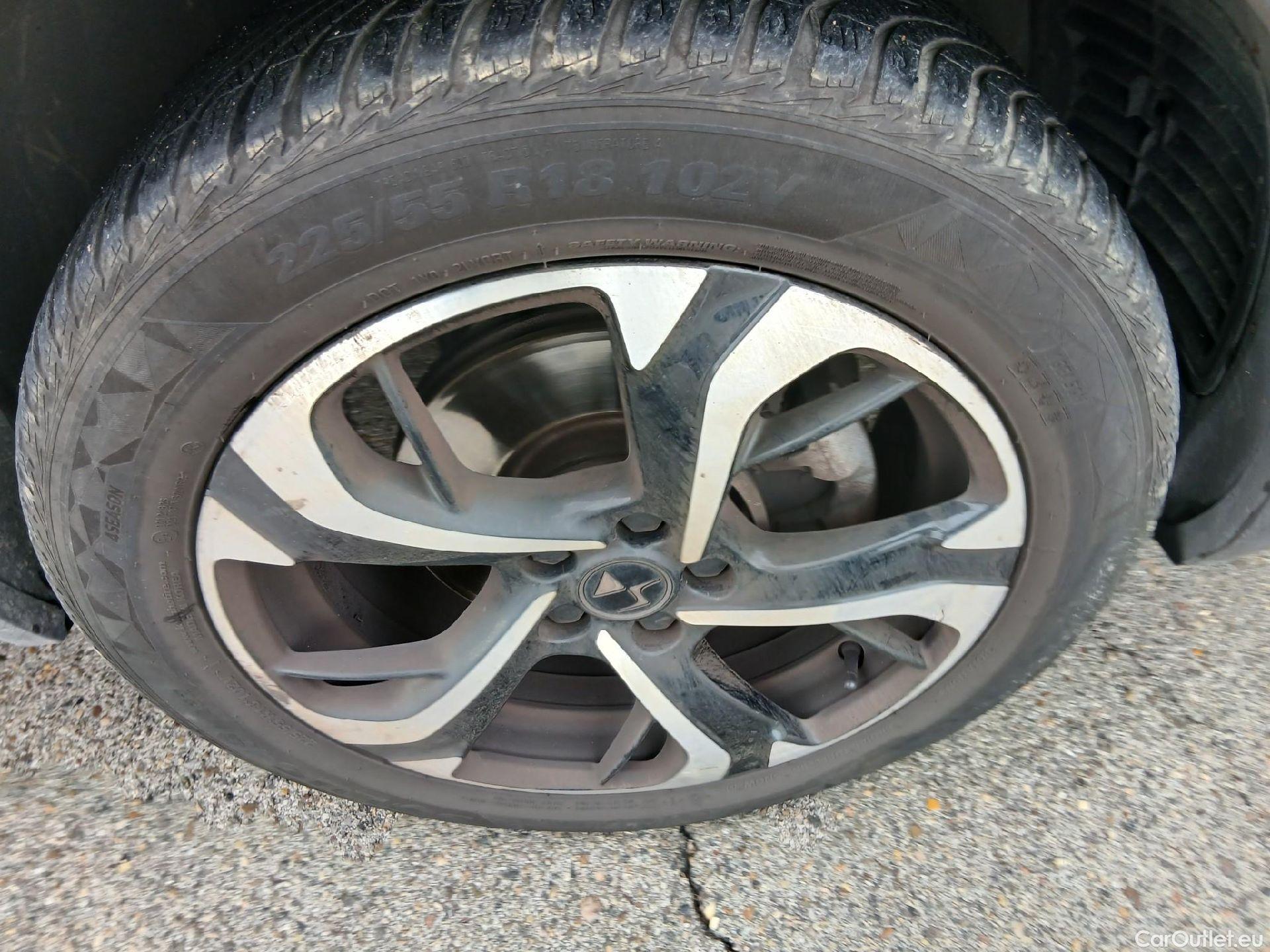  DS  DS7 DS DS 7 Crossback / 2017 / 5P / todoterreno BlueHDi DE 96kW (130CV) Auto. CHIC (AC) #9