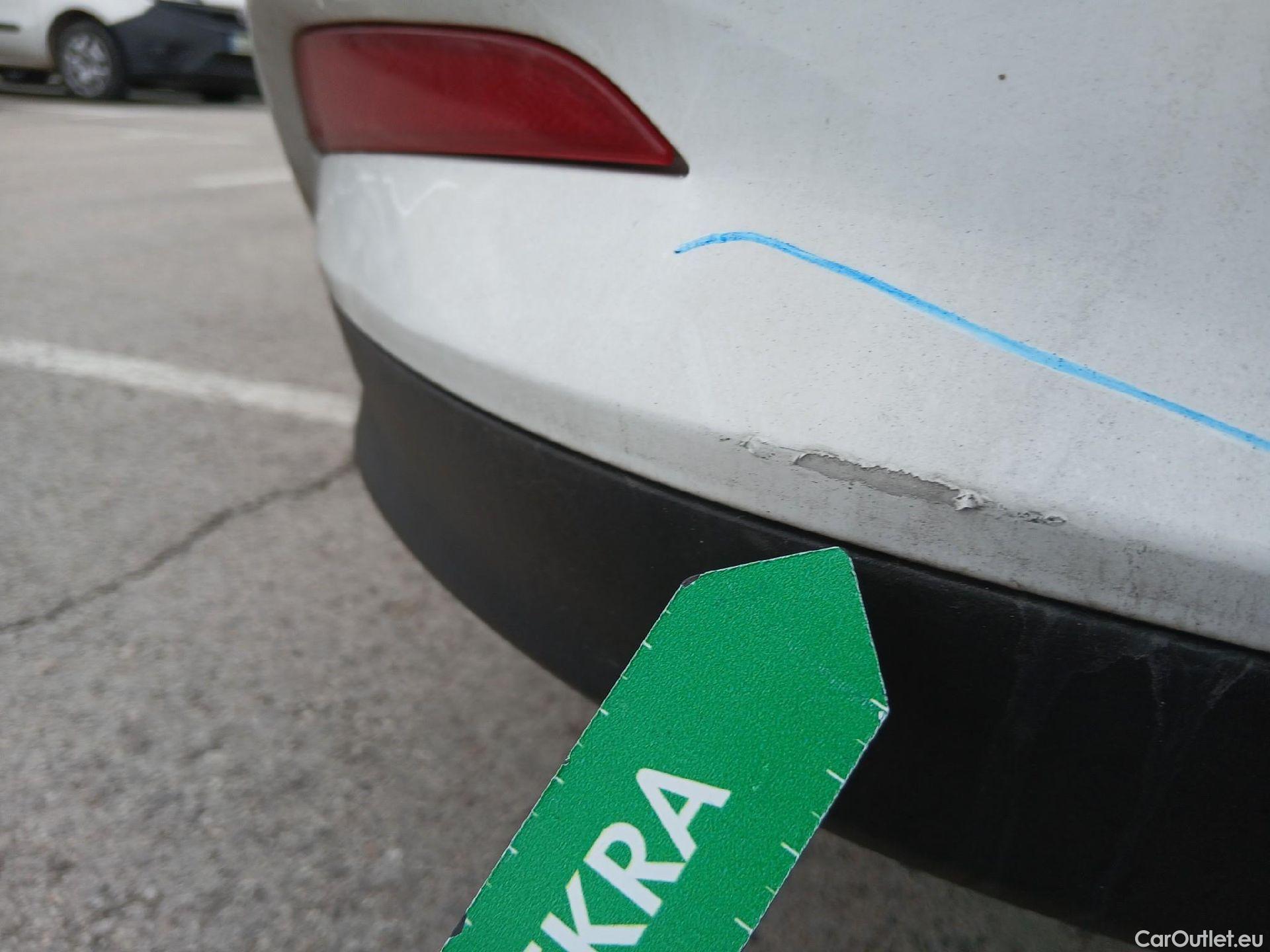  Ford  Focus FORD  / 2018 / 5P / familiar 2.0 Ecoblue 110kW Titanium Auto Sportbr. #15