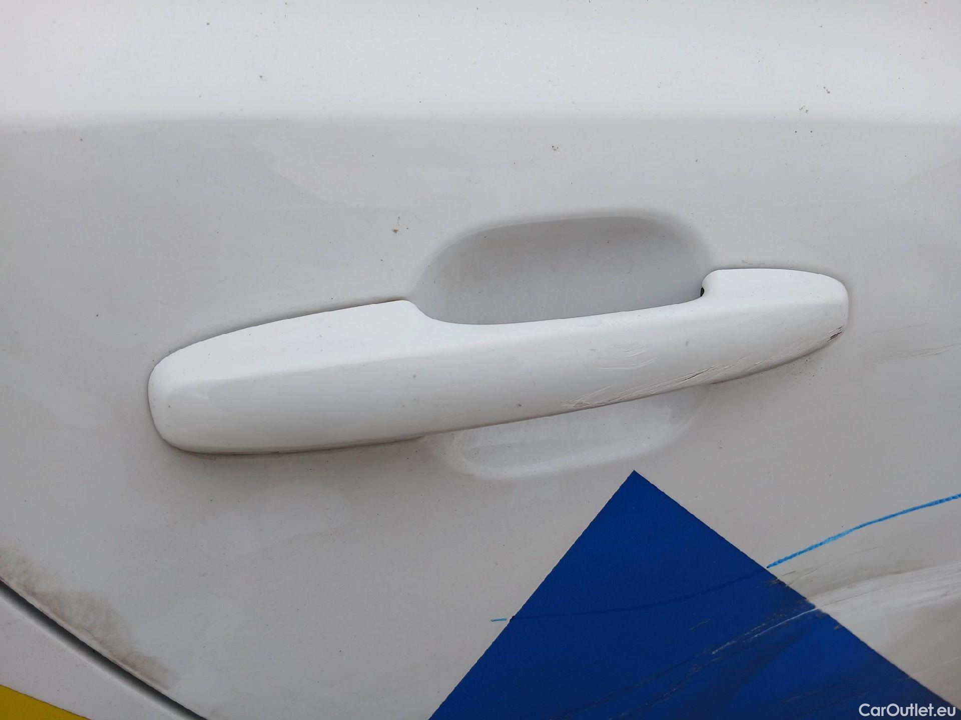  Ford  Focus FORD  / 2018 / 5P / familiar 2.0 Ecoblue 110kW Titanium Auto Sportbr. #23