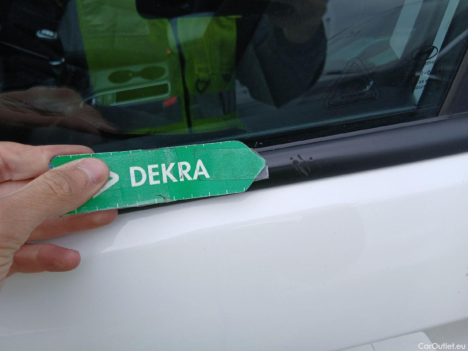  Hyundai  Tucson HYUNDAI  / 2018 / 5P / todoterreno 1.6 CRDI 85kW (116CV) 48V SLE 4X2(SP)(SL) #17