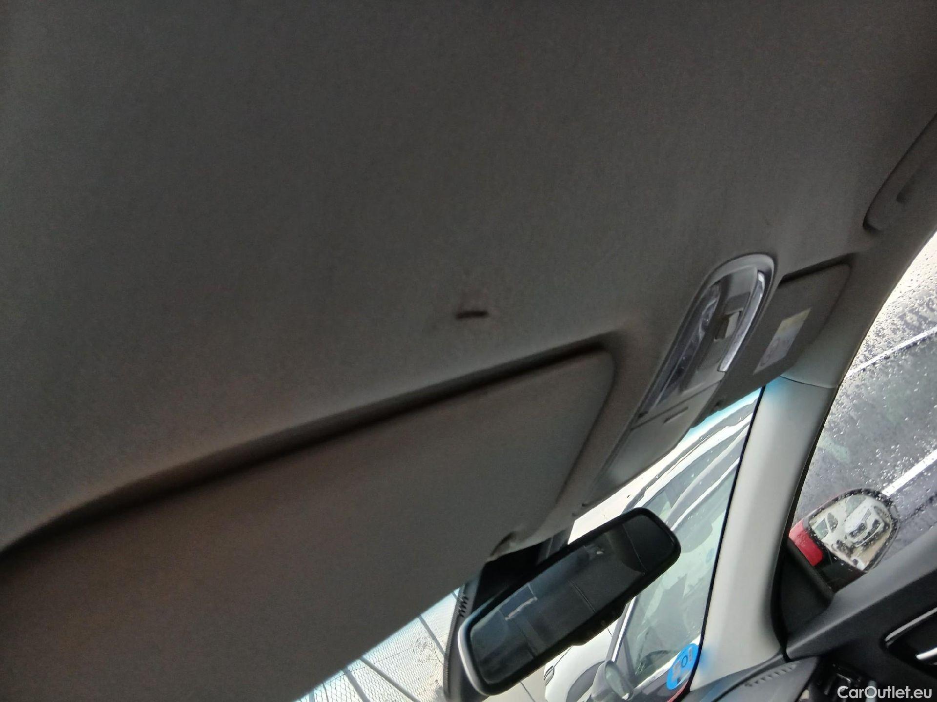  KIA  Niro KIA  / 2019 / 5P / crossover 1.6 GDi PHEV 104kW (141CV) Drive #16