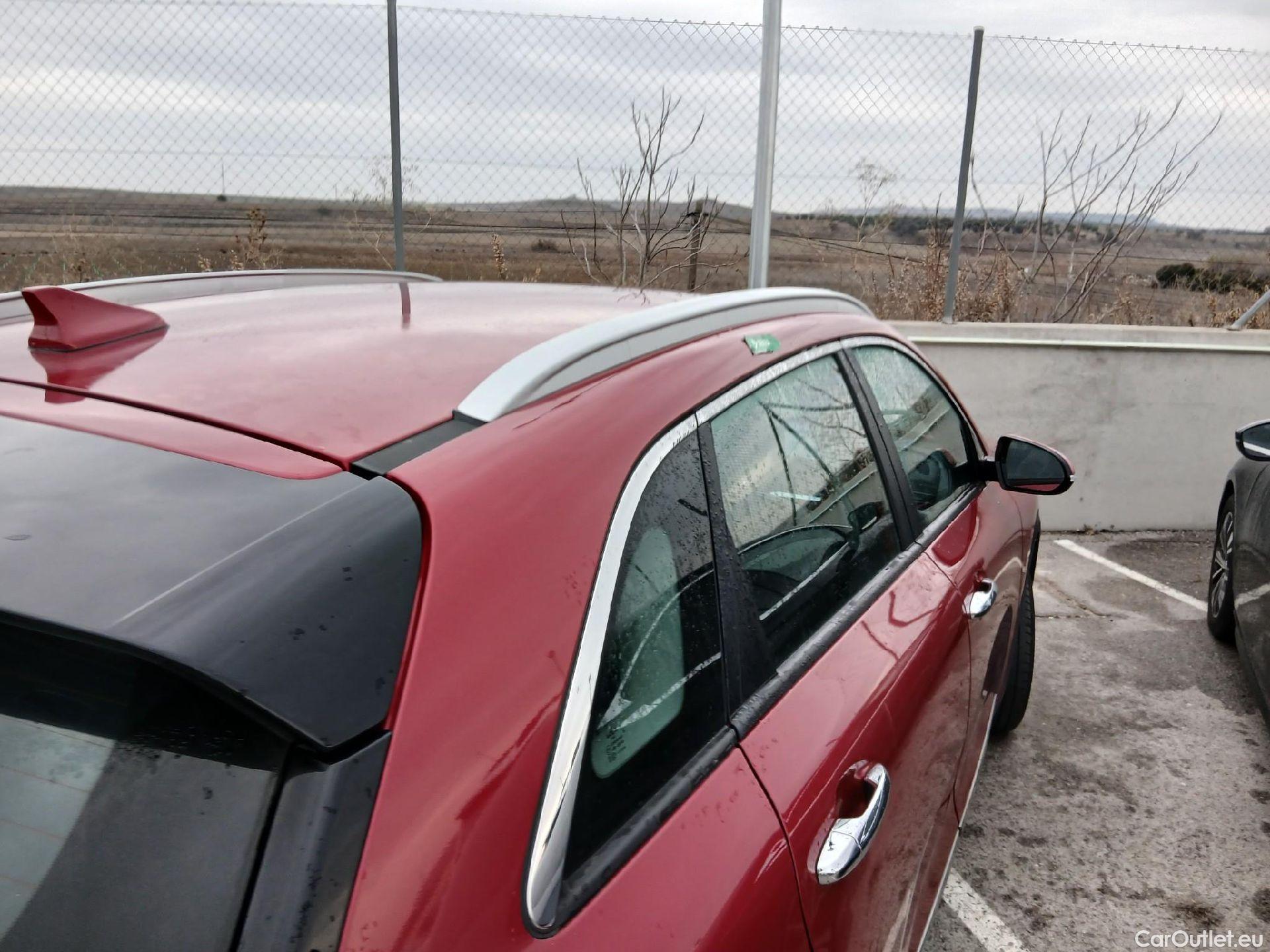  KIA  Niro KIA  / 2019 / 5P / crossover 1.6 GDi PHEV 104kW (141CV) Drive #29