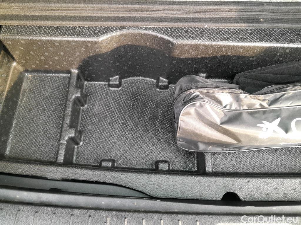  KIA  Sportage KIA  1.6MHEV Drive 100kW(136CV) 4x2(Crist Tintados)(CX) #19