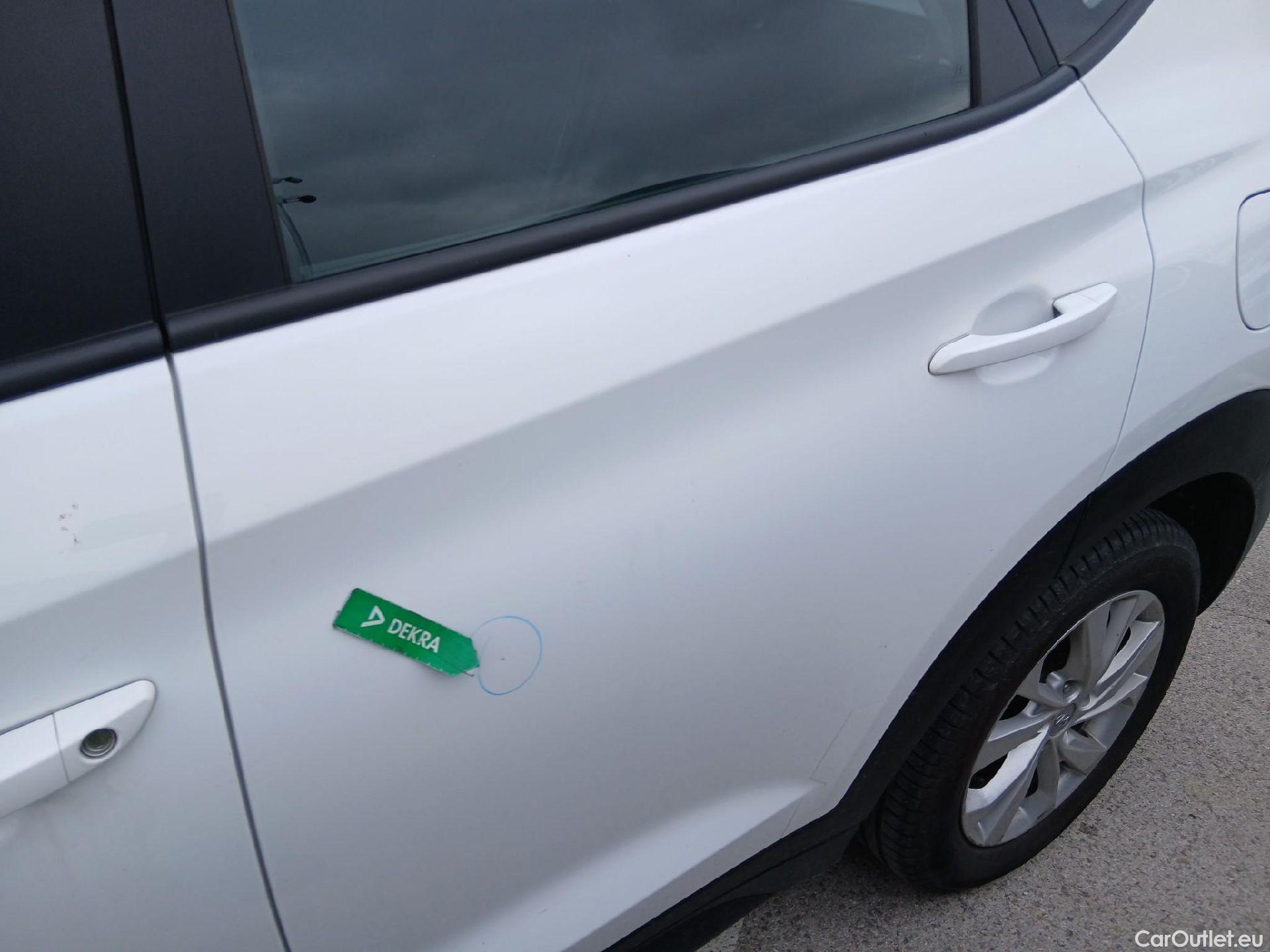  Hyundai  Tucson HYUNDAI  / 2018 / 5P / todoterreno 1.6 CRDI 85kW (116CV) 48V SLE 4X2(SP)(SL) #21