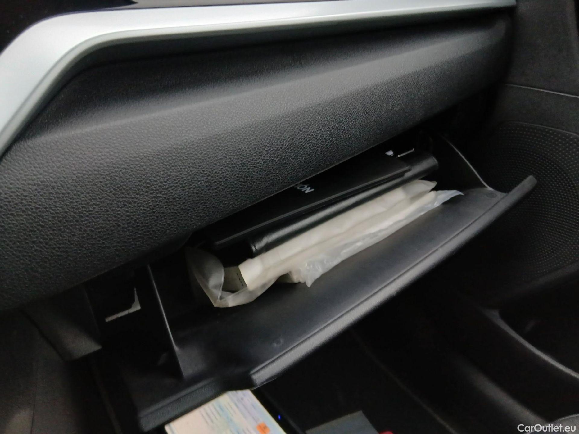  KIA  Niro KIA  / 2019 / 5P / crossover 1.6 GDi PHEV 104kW (141CV) Drive #2