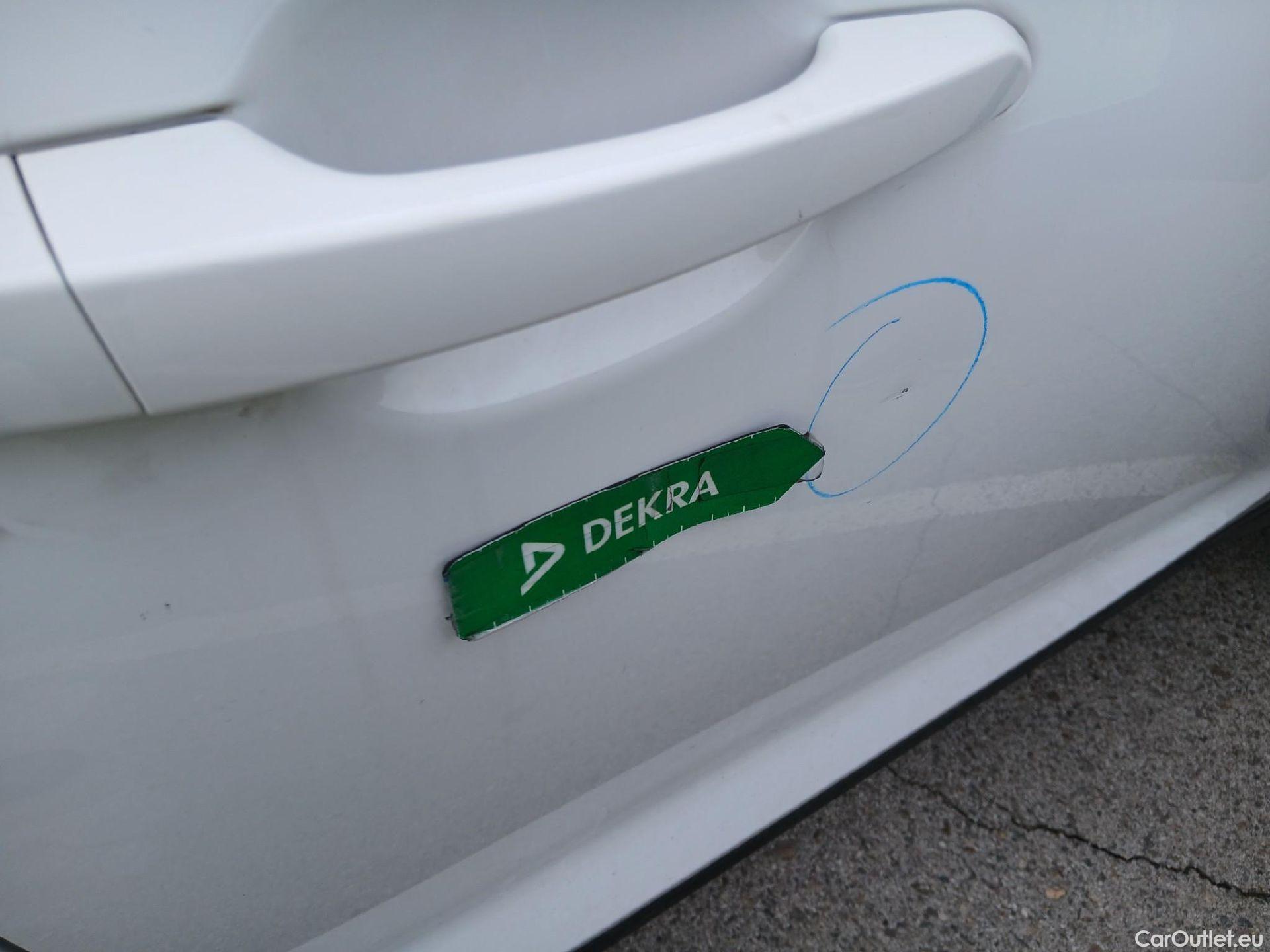  Hyundai  Tucson HYUNDAI  / 2018 / 5P / todoterreno 1.6 CRDI 85kW (116CV) 48V SLE 4X2(SP)(SL) #31