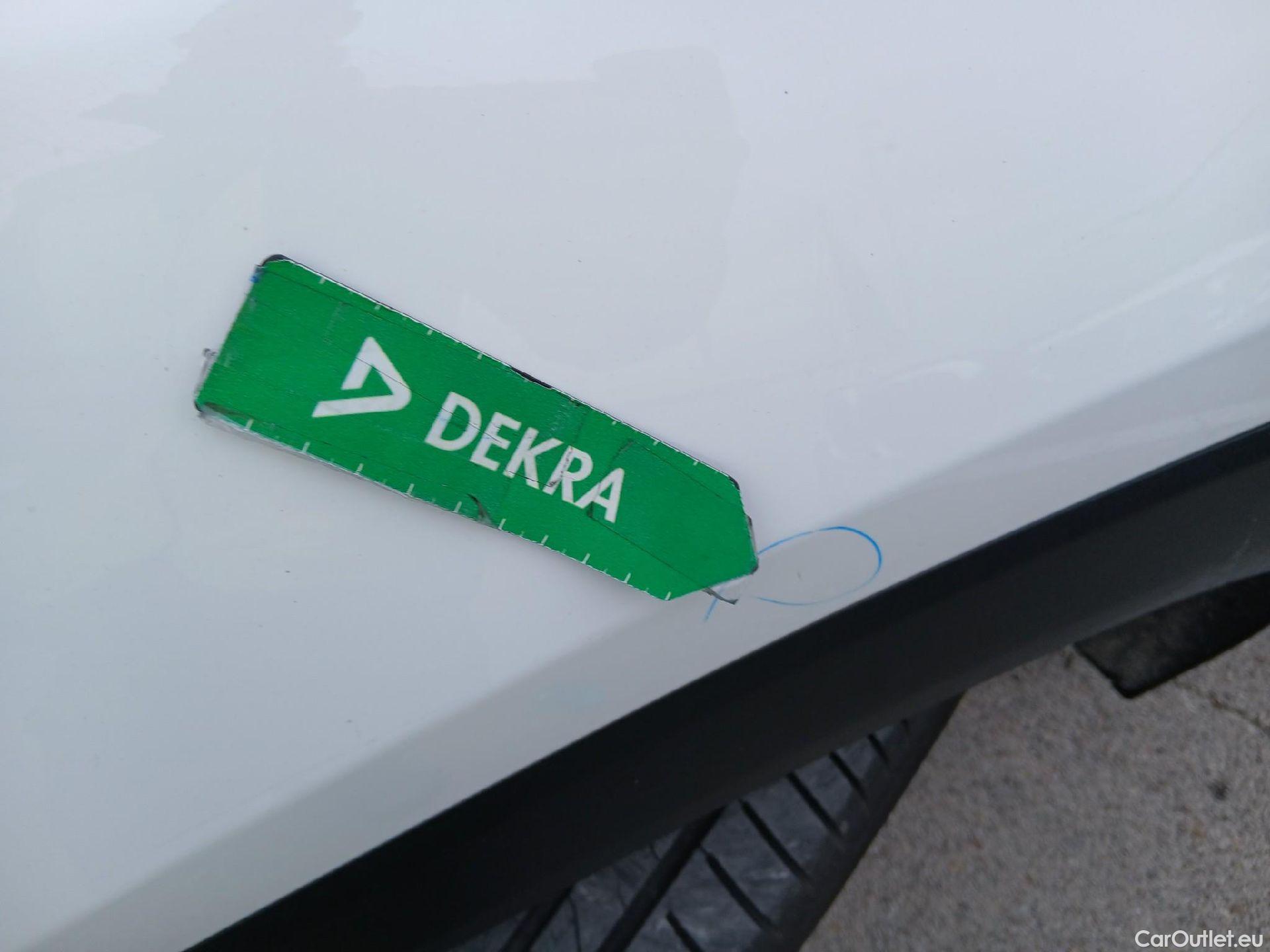  Hyundai  Tucson HYUNDAI  / 2018 / 5P / todoterreno 1.6 CRDI 85kW (116CV) 48V SLE 4X2(SP)(SL) #11