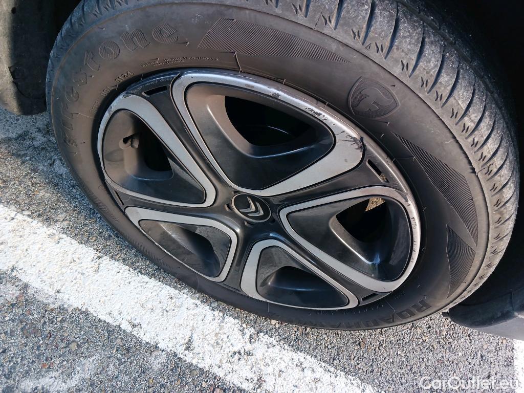  Citroen  C4 Cactus CITROEN  / 2018 / 5P / berlina con portón BlueHDi 100 S&S Feel #17