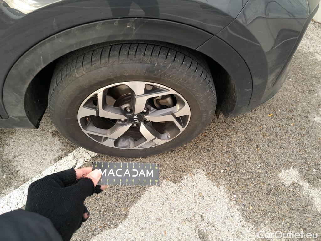  KIA  Sportage KIA  1.6MHEV Drive 100kW(136CV) 4x2(Crist Tintados)(CX) #9