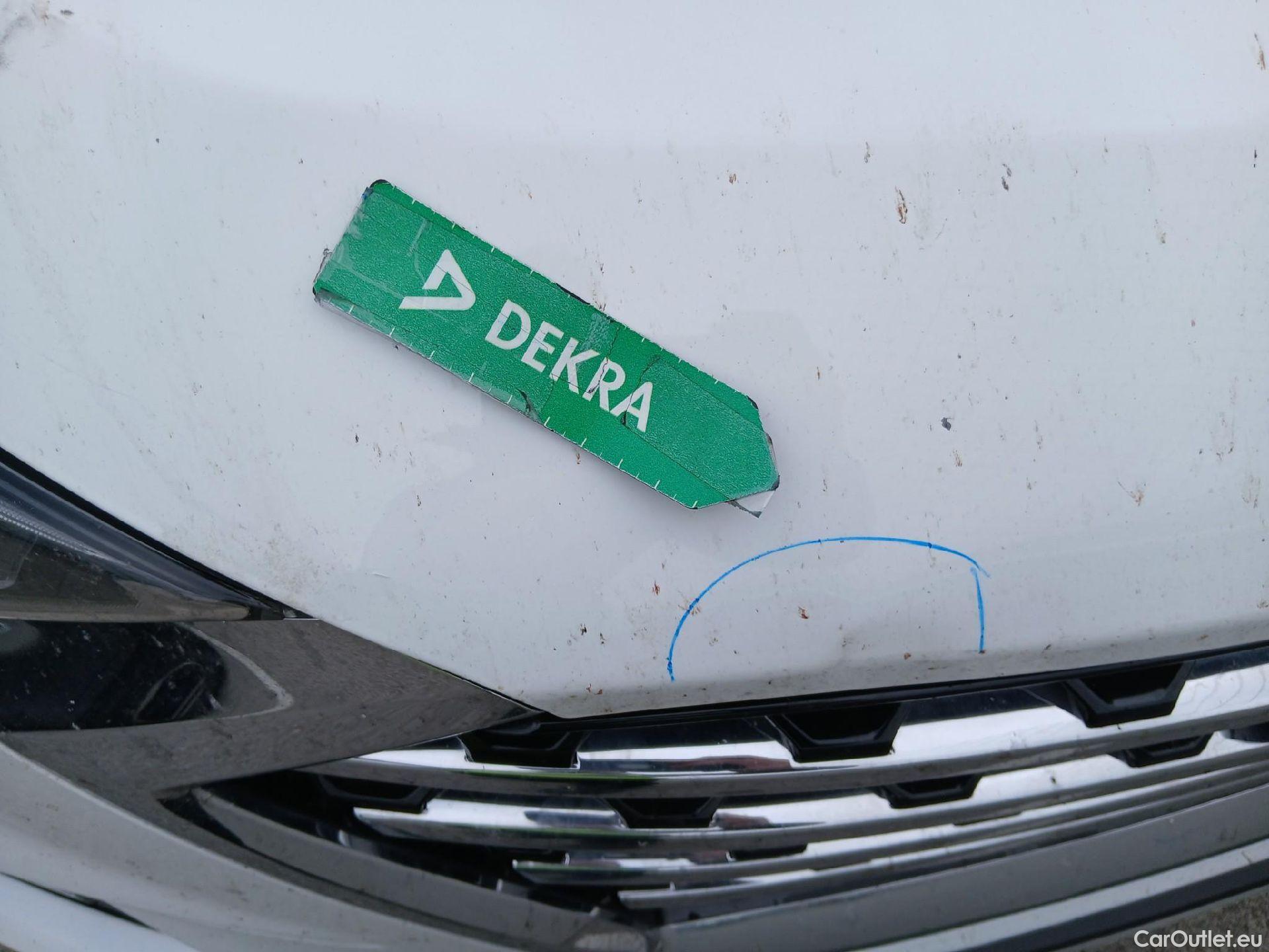  Hyundai  Tucson HYUNDAI  / 2018 / 5P / todoterreno 1.6 CRDI 85kW (116CV) 48V SLE 4X2(SP)(SL) #10