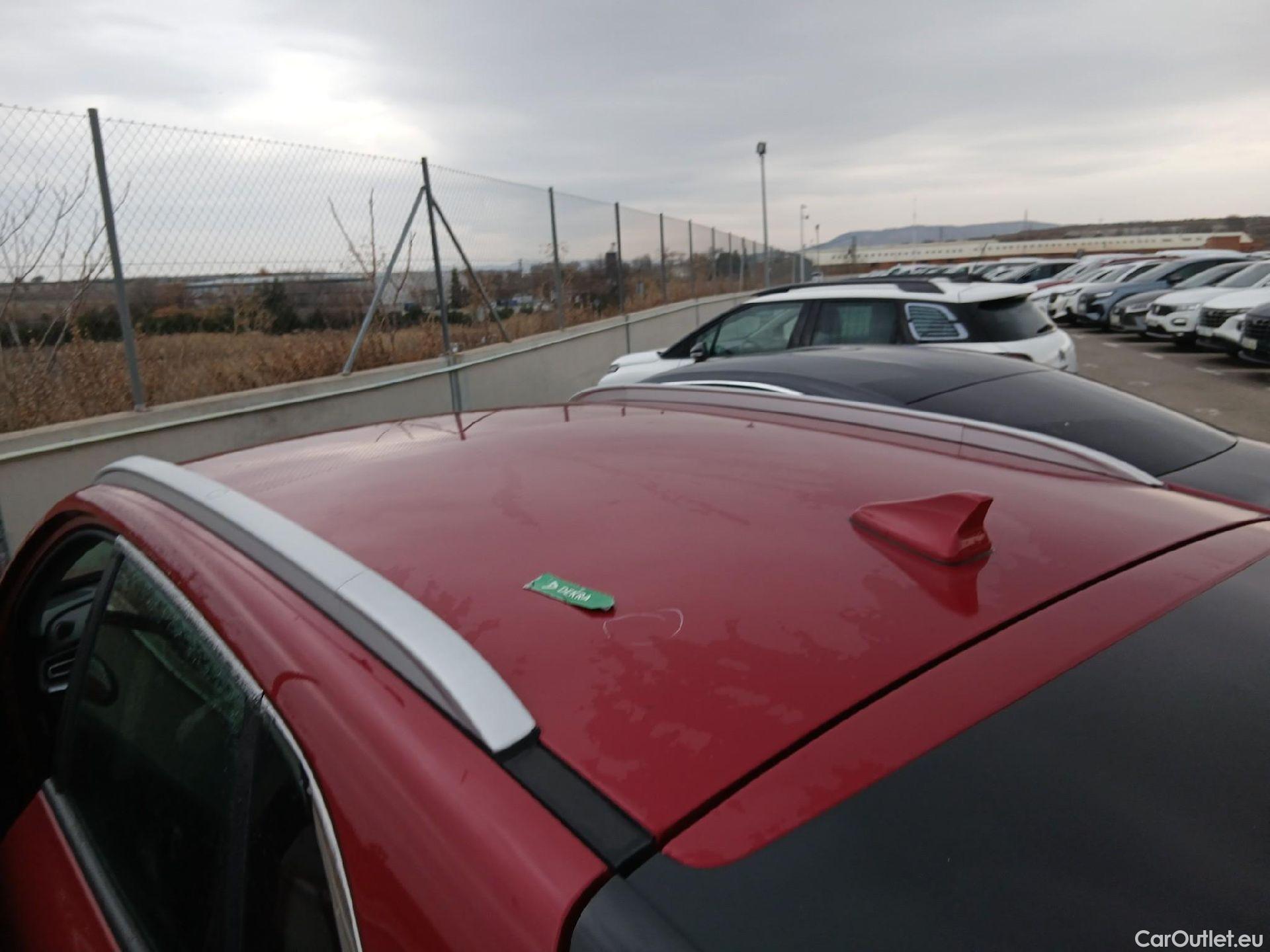  KIA  Niro KIA  / 2019 / 5P / crossover 1.6 GDi PHEV 104kW (141CV) Drive #18