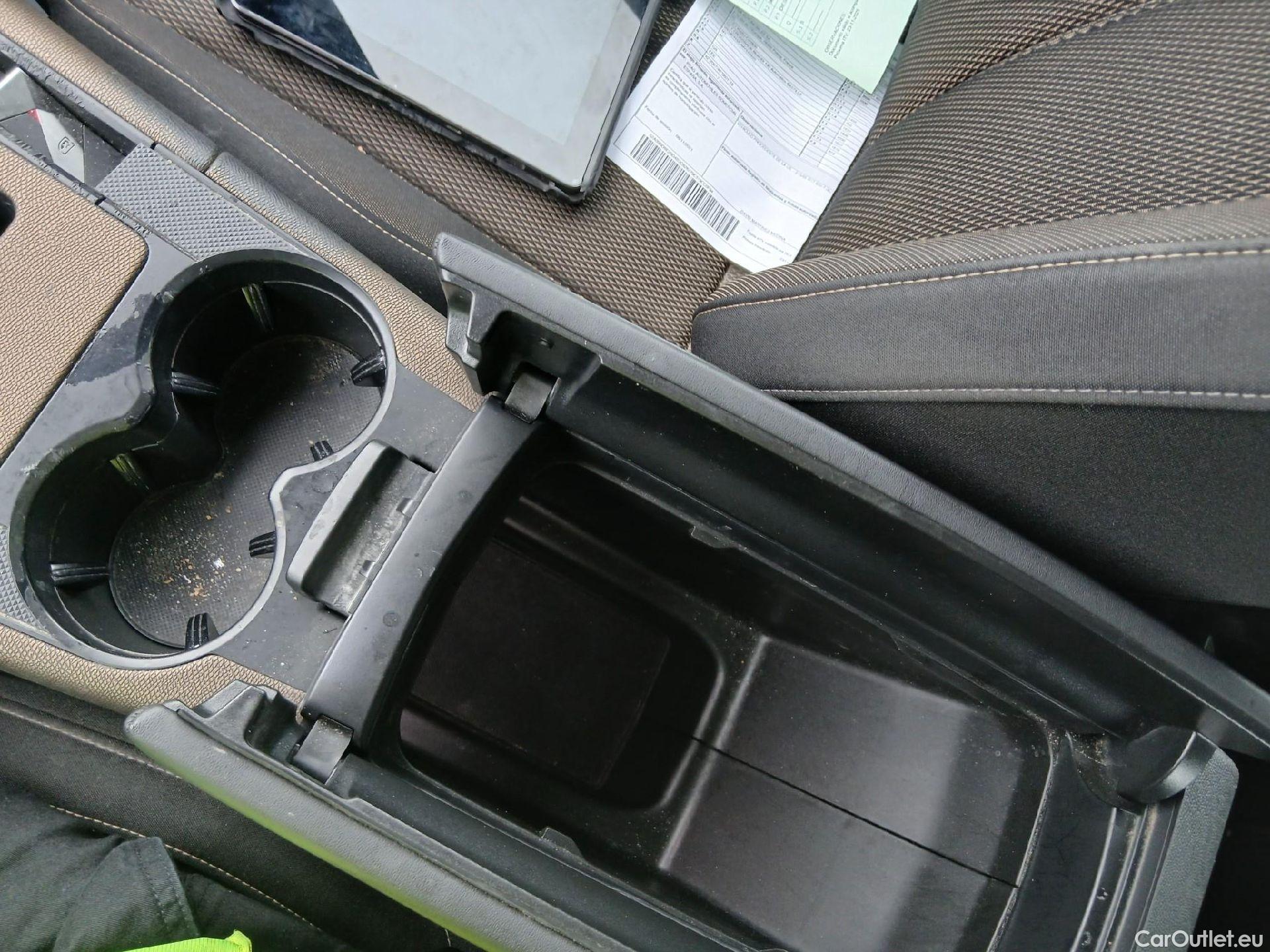  DS  DS7 DS DS 7 Crossback / 2017 / 5P / todoterreno BlueHDi DE 96kW (130CV) Auto. CHIC (AC) #1