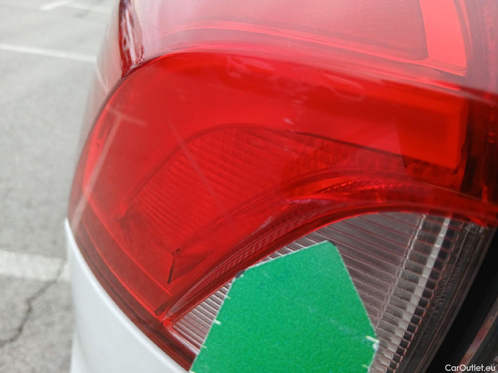  Ford  Focus FORD  / 2018 / 5P / familiar 2.0 Ecoblue 110kW Titanium Auto Sportbr. #13