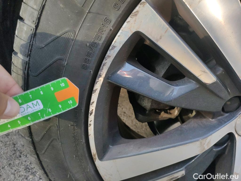  Peugeot  3008 PEUGEOT  Hybrid / 2020 / 5P / todoterreno 225 e-EAT8 Allure #8