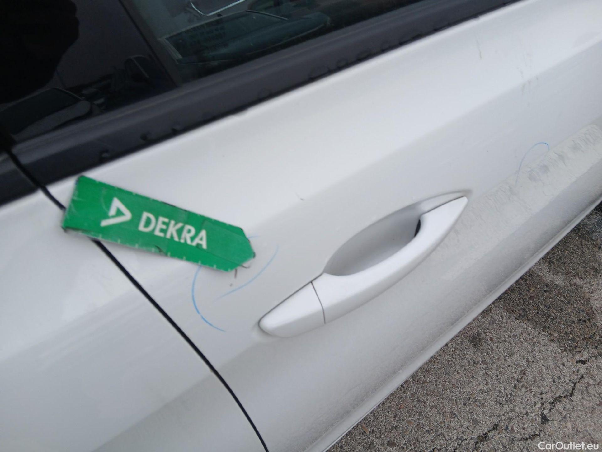  Peugeot  308 PEUGEOT  / 2017 / 5P / familiar SW Style BlueHDi 130 S&S 6 Vel. MAN (AC) #17