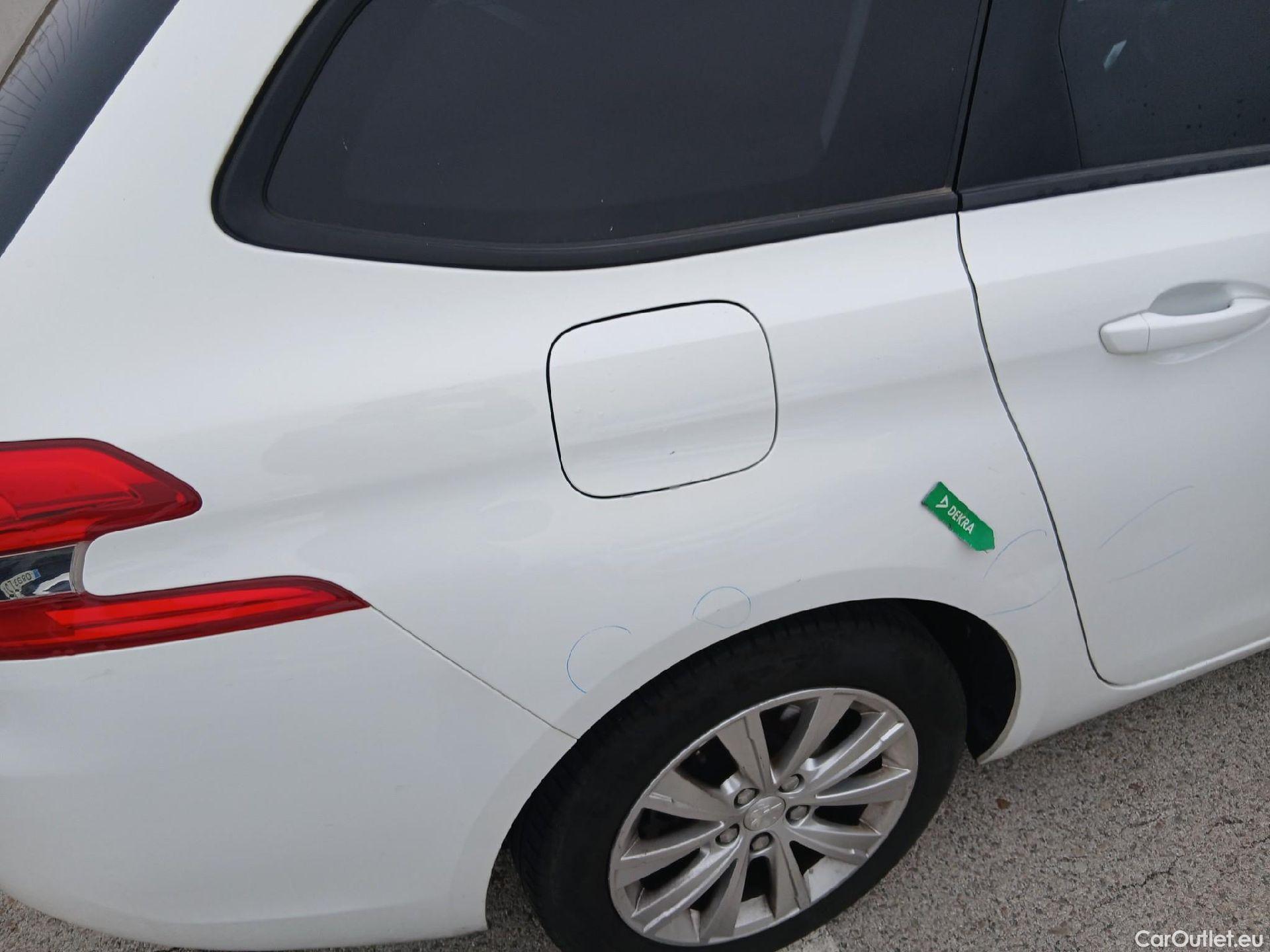  Peugeot  308 PEUGEOT  / 2017 / 5P / familiar SW Style BlueHDi 130 S&S 6 Vel. MAN (AC) #13