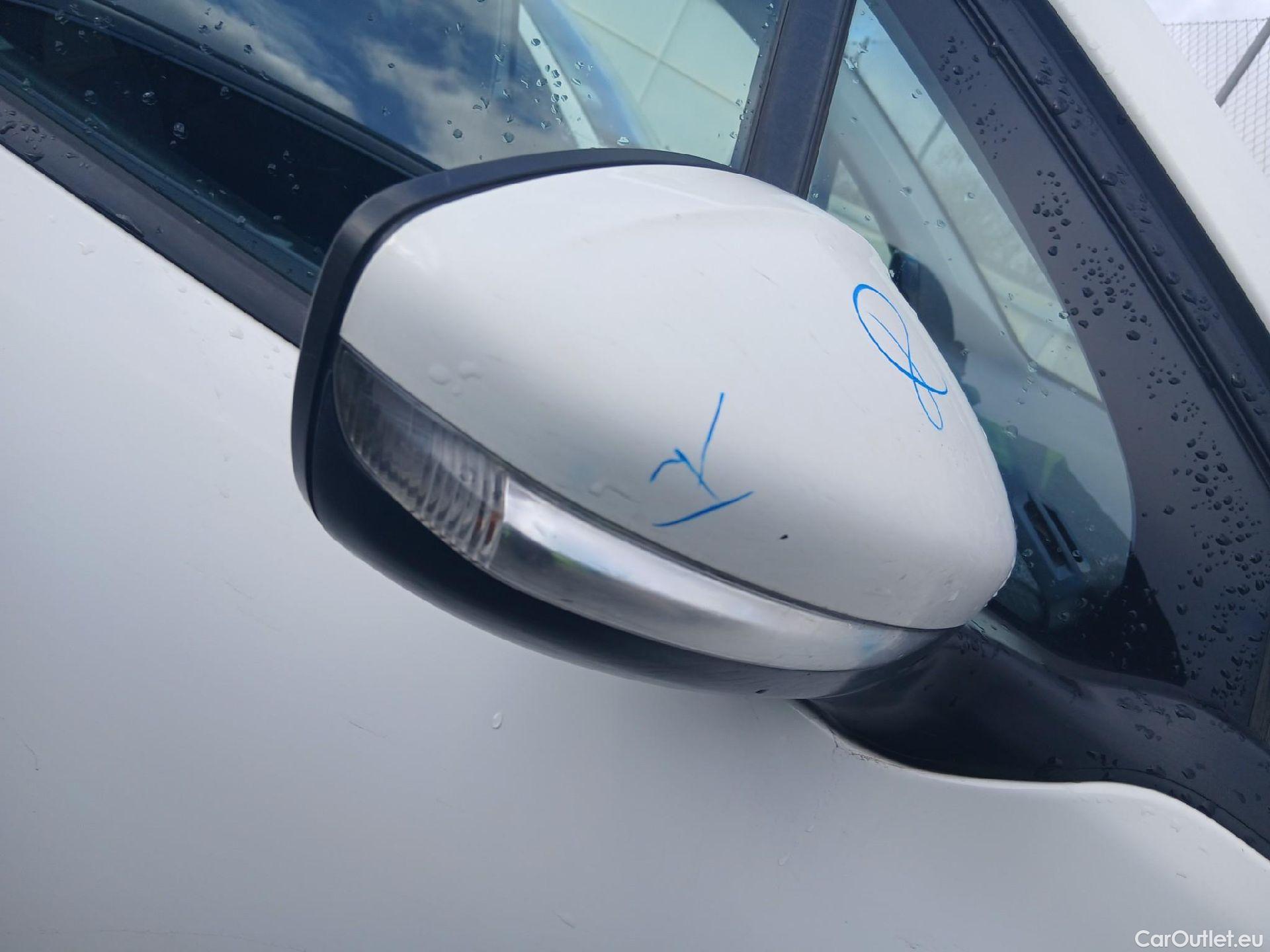  Peugeot  2008 PEUGEOT  / 2016 / 5P / todoterreno Signature BlueHDi 100 S&S 5 Vel. MAN #58