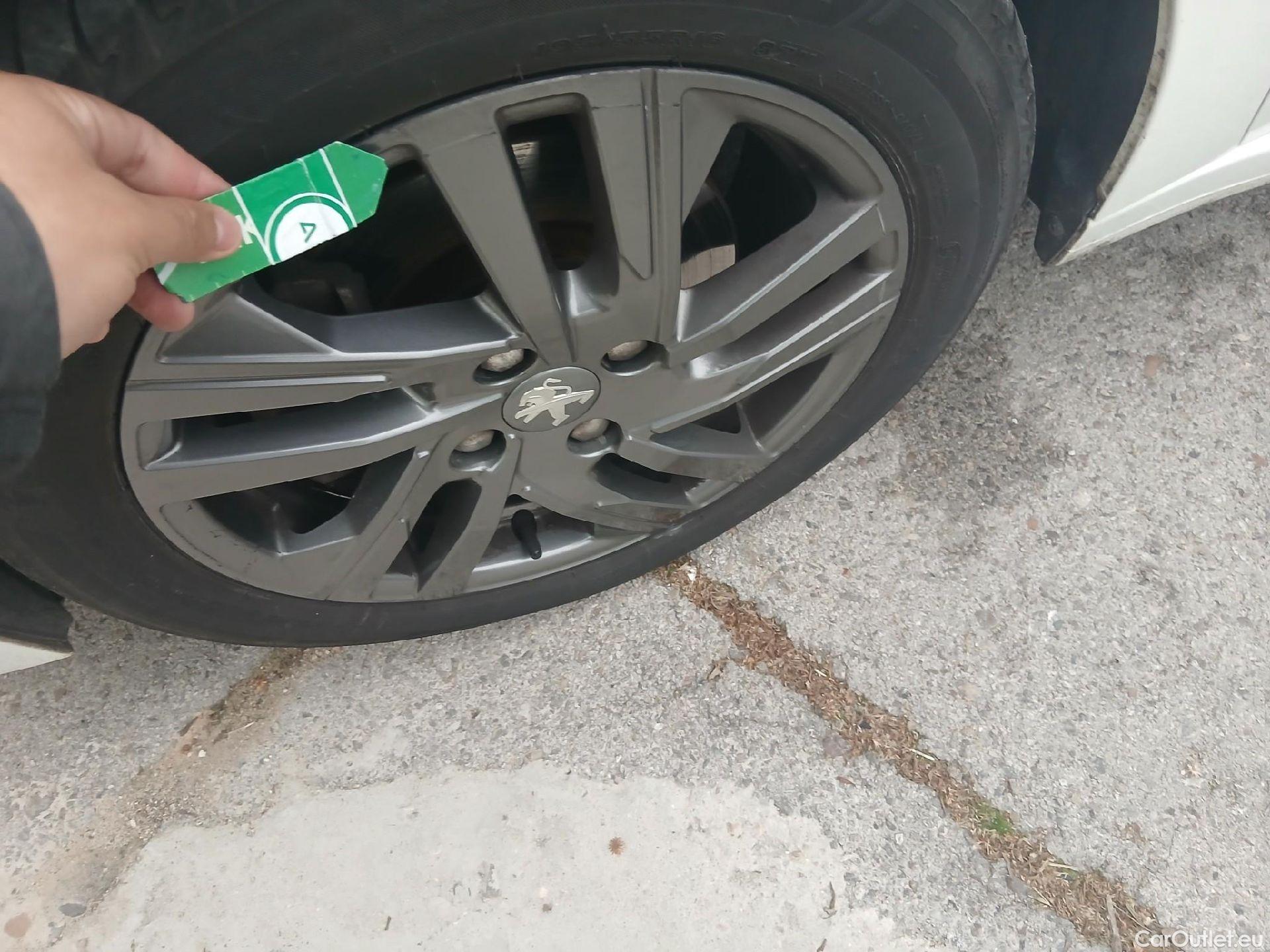  Peugeot  208  Active Pack 1.5 HDi 100CV MT6 E6d #11