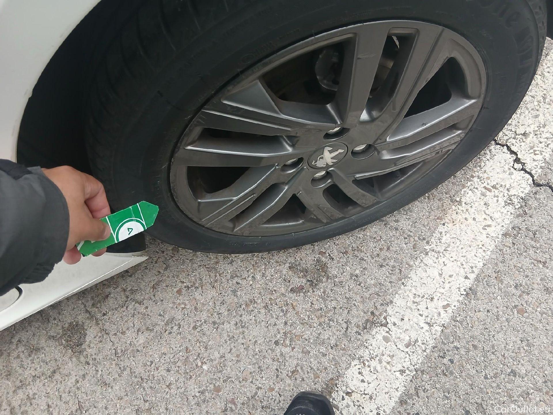  Peugeot  208  Active Pack 1.5 HDi 100CV MT6 E6d #21