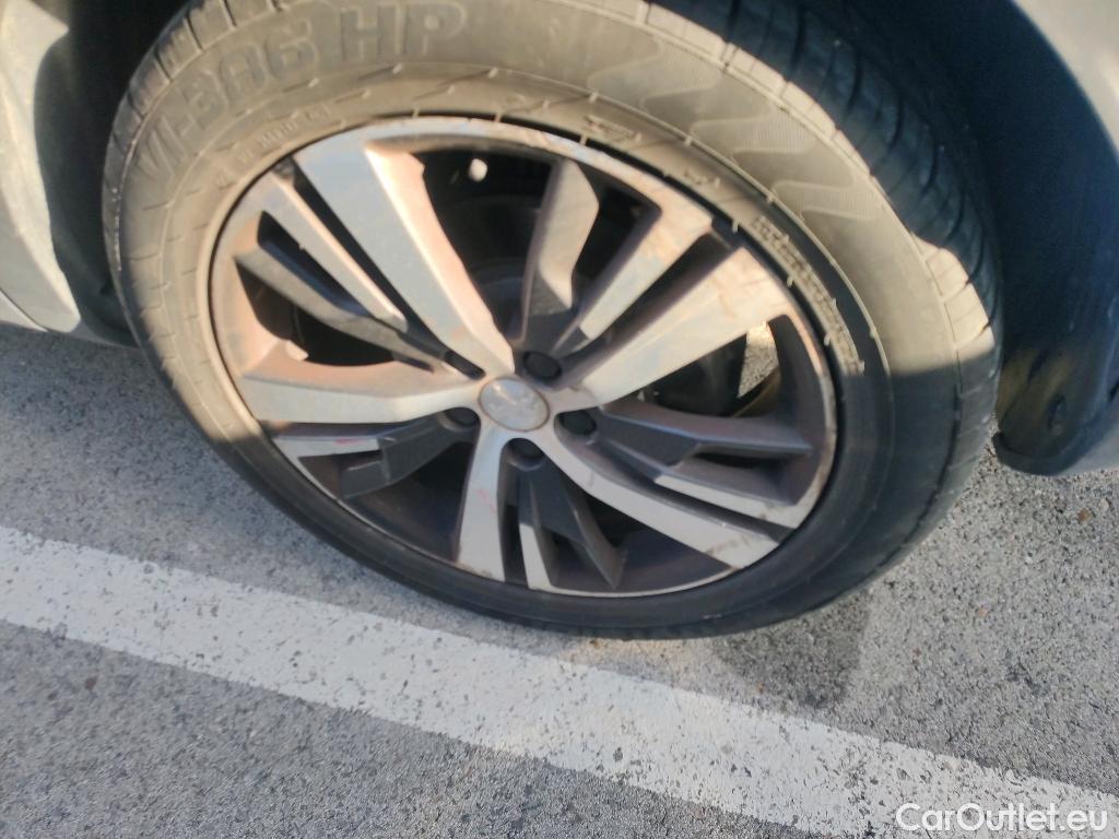  Peugeot  3008 PEUGEOT  Hybrid / 2020 / 5P / todoterreno 225 e-EAT8 Allure #5