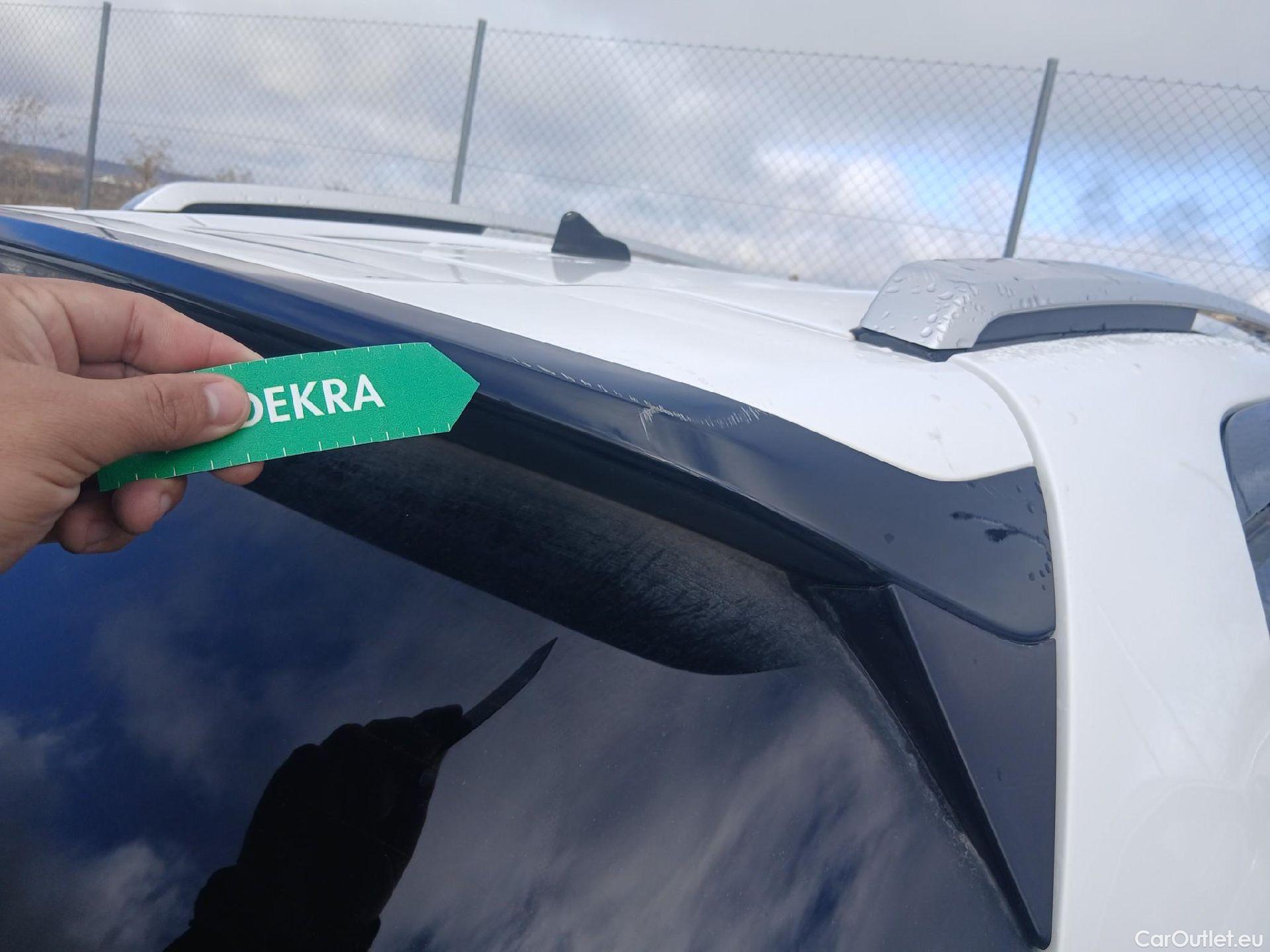  Peugeot  2008 PEUGEOT  / 2016 / 5P / todoterreno Signature BlueHDi 100 S&S 5 Vel. MAN #49