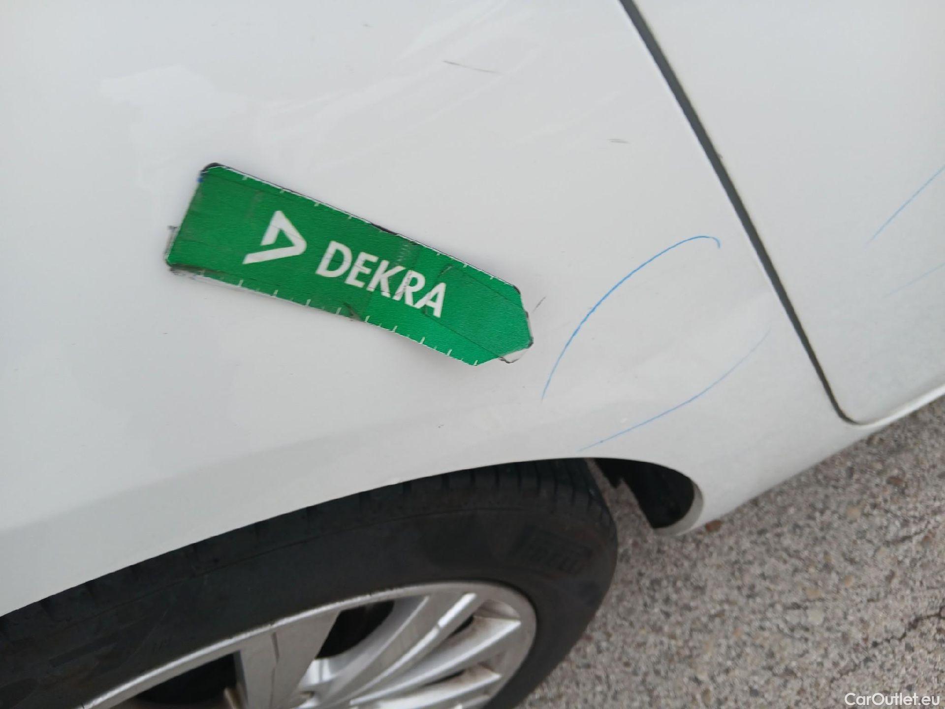  Peugeot  308 PEUGEOT  / 2017 / 5P / familiar SW Style BlueHDi 130 S&S 6 Vel. MAN (AC) #12