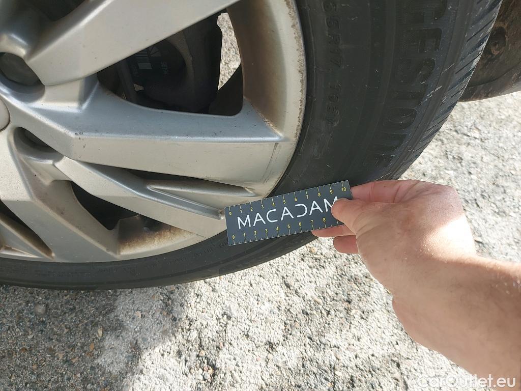  Peugeot  3008 PEUGEOT  / 2020 / 5P / todoterreno 1.2 PureTech 96KW S&S Active Pack EAT8 #2