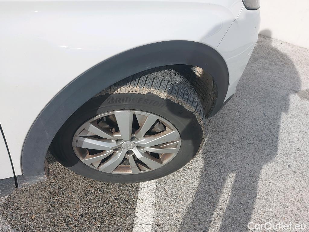  Peugeot  3008 PEUGEOT  / 2020 / 5P / todoterreno 1.2 PureTech 96KW S&S Active Pack EAT8 #3