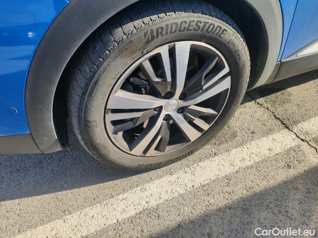  Peugeot  3008 PEUGEOT  Hybrid / 2020 / 5P / todoterreno 225 e-EAT8 Allure #3