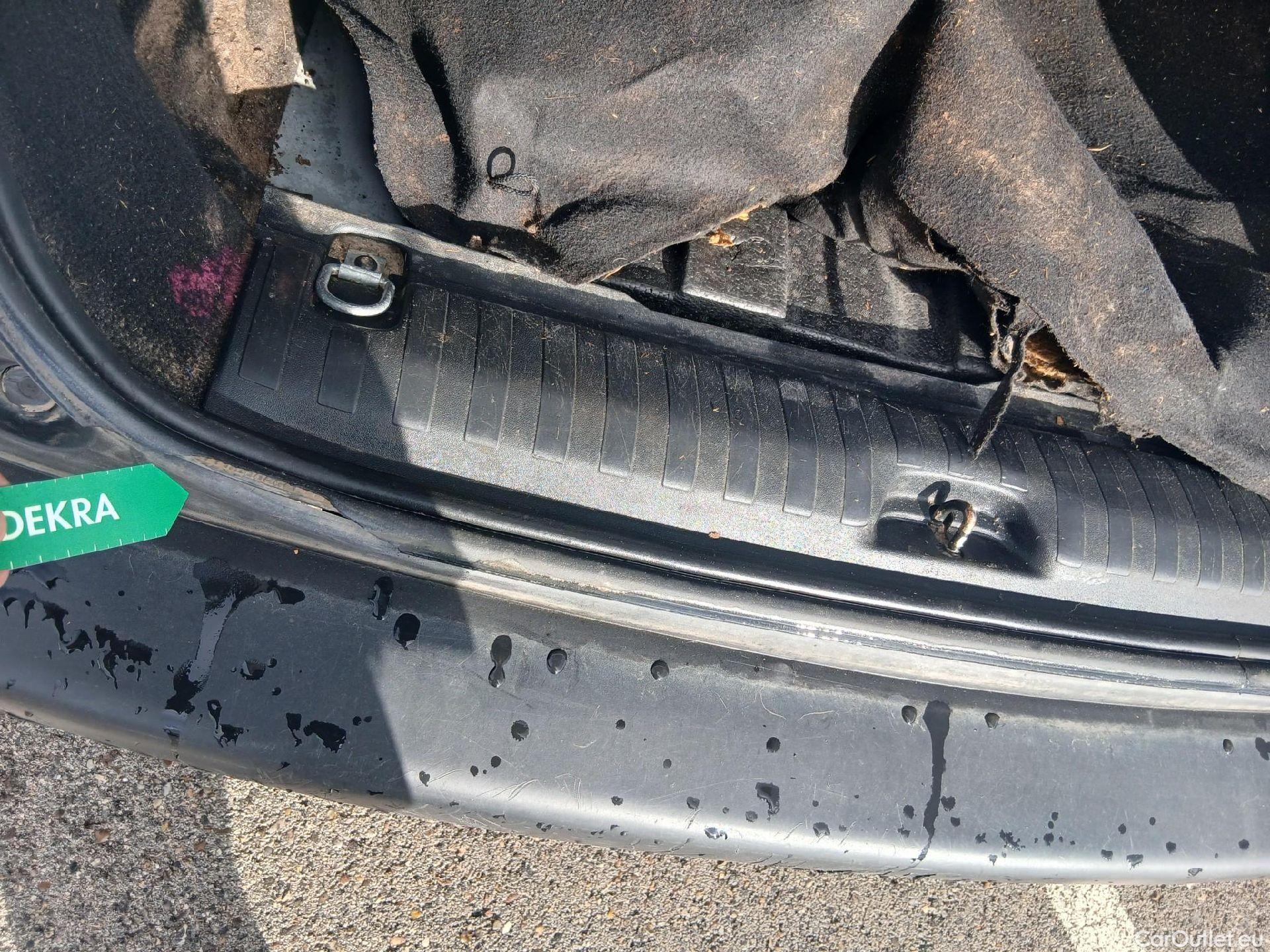  Peugeot  2008 PEUGEOT  / 2016 / 5P / todoterreno Signature BlueHDi 100 S&S 5 Vel. MAN #3