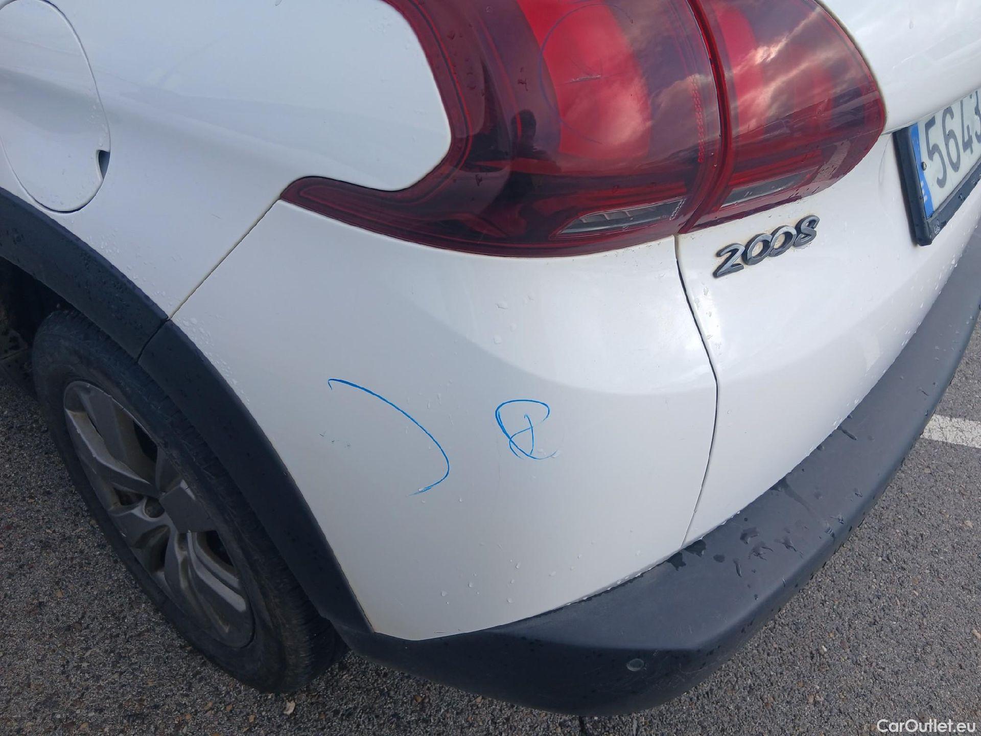  Peugeot  2008 PEUGEOT  / 2016 / 5P / todoterreno Signature BlueHDi 100 S&S 5 Vel. MAN #40