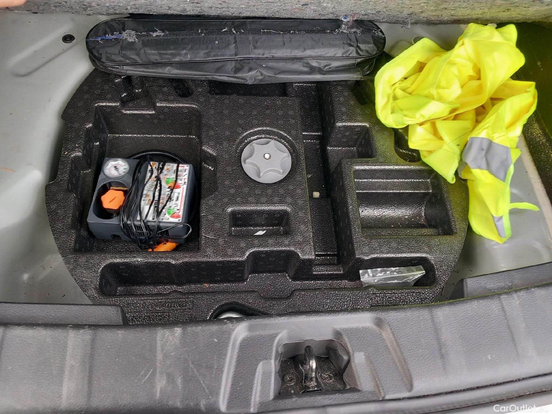  Nissan  Qashqai NISSAN  / 2017 / 5P / todoterreno dCi 150CV (110kW) N-CONNECTA (AC) #4