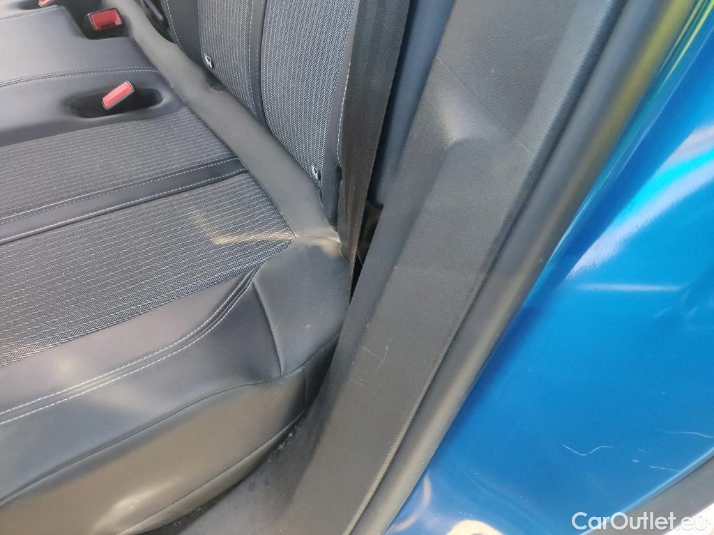  Peugeot  3008 PEUGEOT  Hybrid / 2020 / 5P / todoterreno 225 e-EAT8 Allure #19