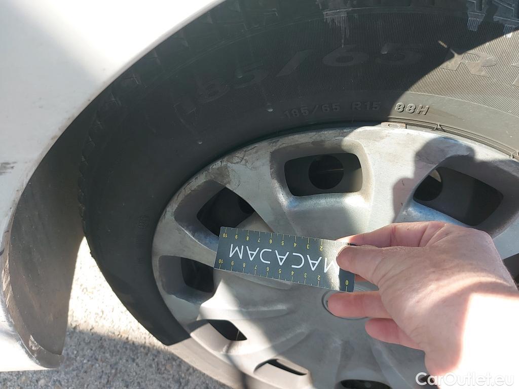  Nissan  Micra NISSAN  / 2017 / 5P / berlina con portón IG-T 68 kW (92 CV) E6D-F Acenta #8