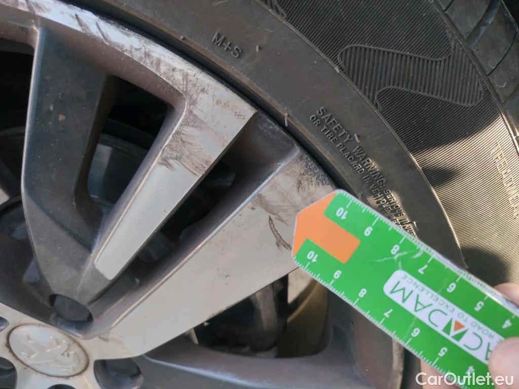  Peugeot  3008 PEUGEOT  Hybrid / 2020 / 5P / todoterreno 225 e-EAT8 Allure #6