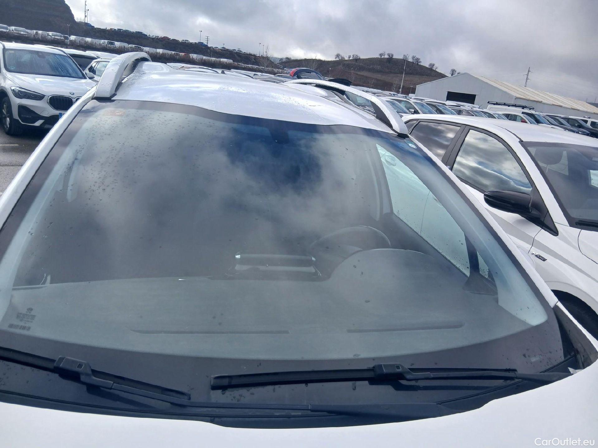  Peugeot  2008 PEUGEOT  / 2016 / 5P / todoterreno Signature BlueHDi 100 S&S 5 Vel. MAN #25