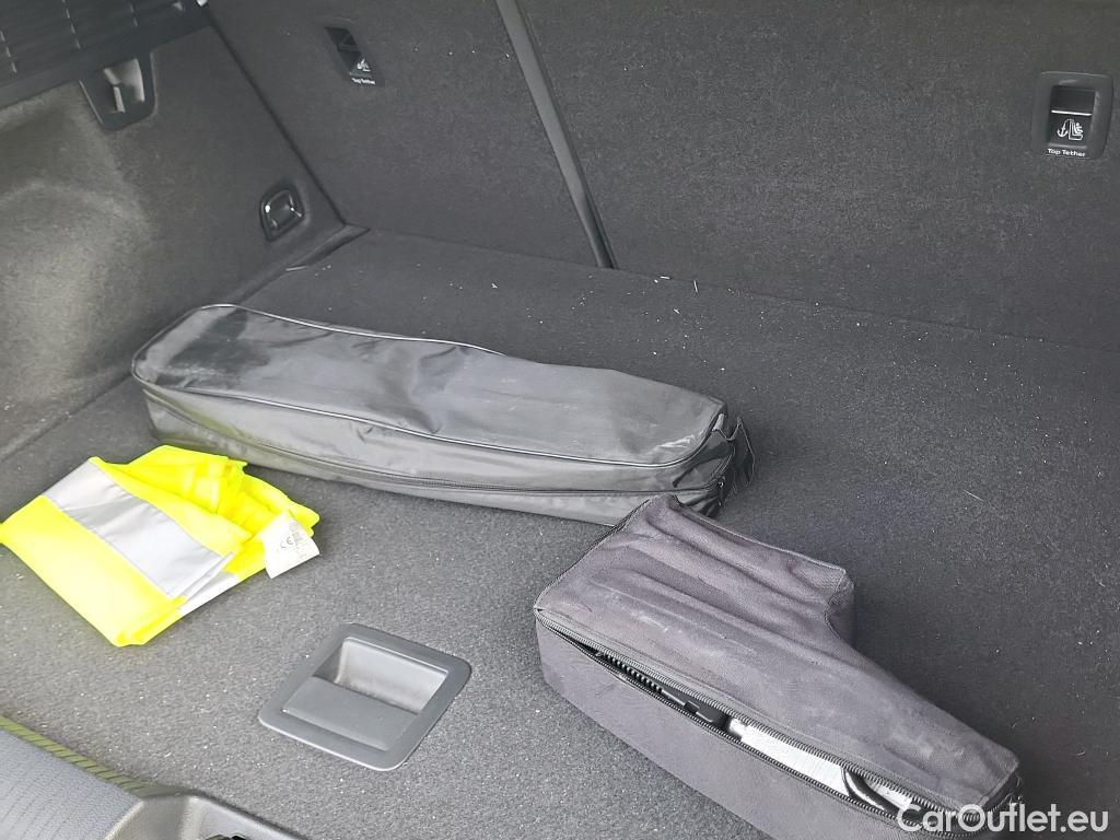  Audi  Q2 AUDI  / 2016 / 5P / todoterreno Design 30 TFSI 85kW (116CV) #12