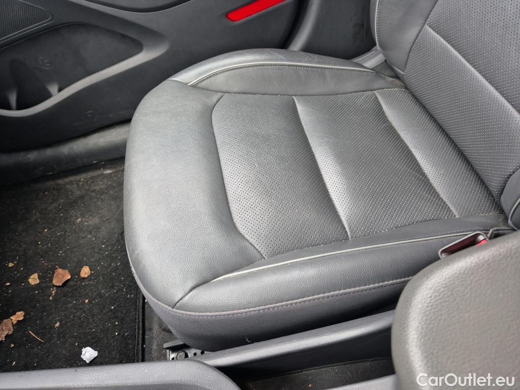  Hyundai   Ioniq HYUNDAI / 2019 / 5P / berlina con portón 1.6 GDI PHEV Style DCT #15