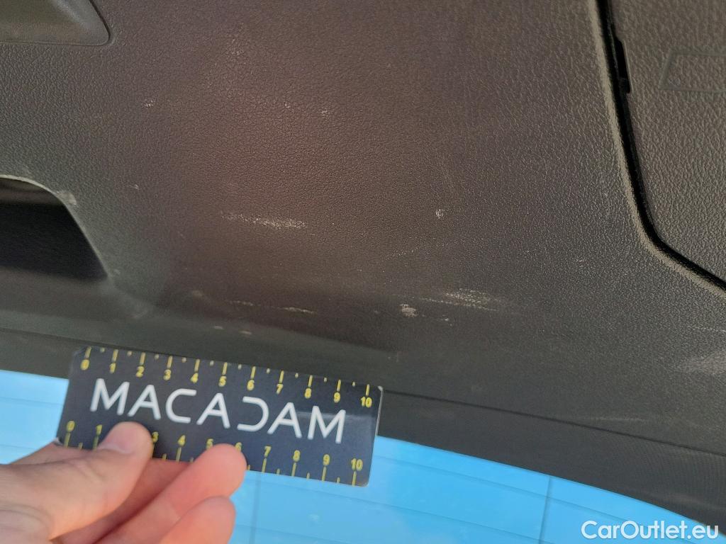  Bmw  Serie 1 BMW  / 2019 / 5P / berlina con portón 118i #10