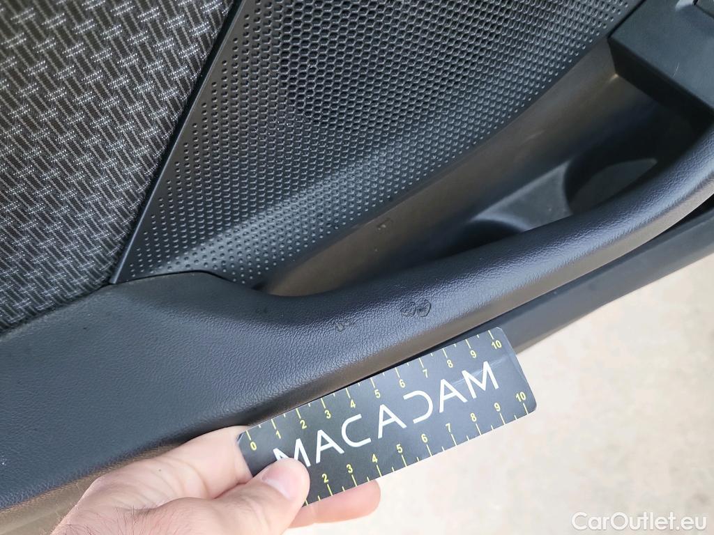  Bmw  Serie 1 BMW  / 2019 / 5P / berlina con portón 118i #12