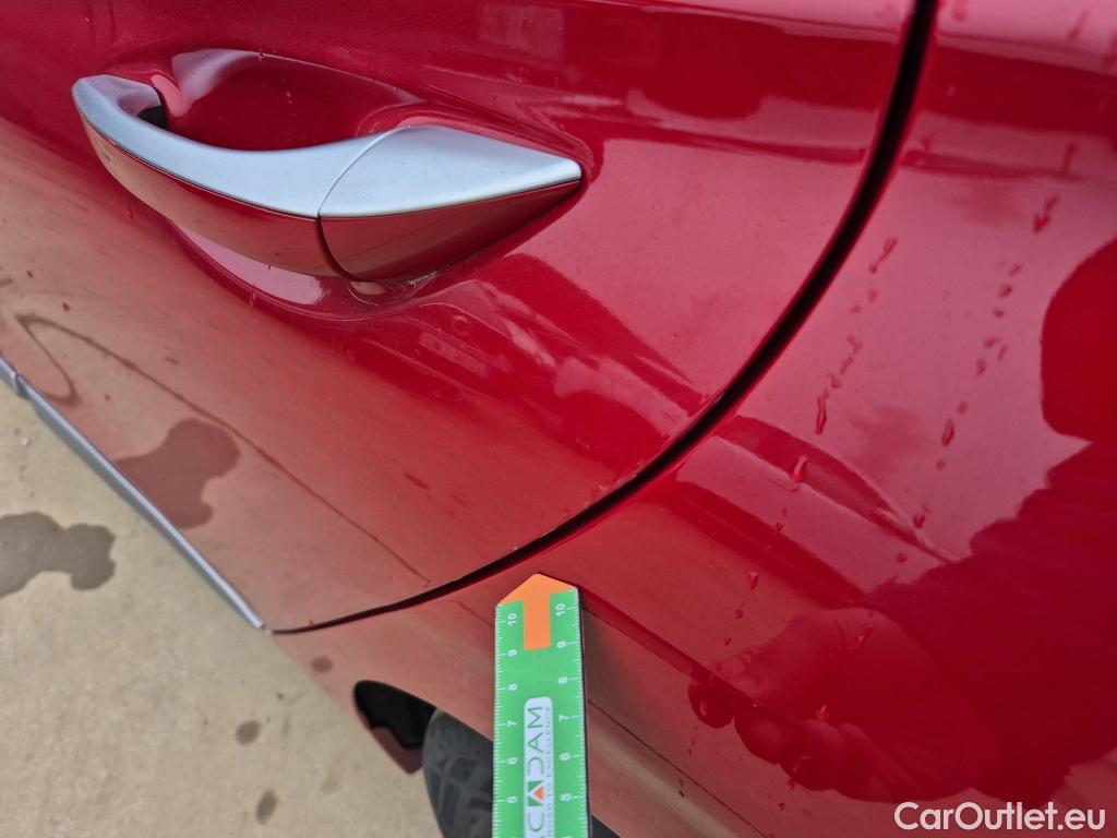  Hyundai   Ioniq HYUNDAI / 2019 / 5P / berlina con portón 1.6 GDI PHEV Style DCT #18