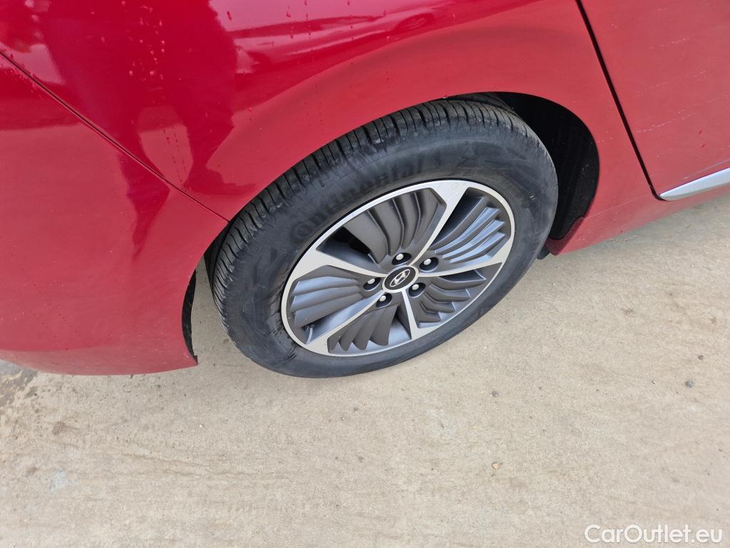  Hyundai   Ioniq HYUNDAI / 2019 / 5P / berlina con portón 1.6 GDI PHEV Style DCT #3