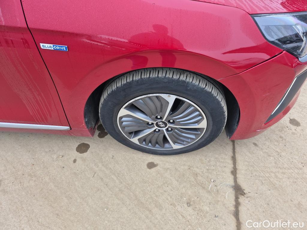  Hyundai   Ioniq HYUNDAI / 2019 / 5P / berlina con portón 1.6 GDI PHEV Style DCT #1