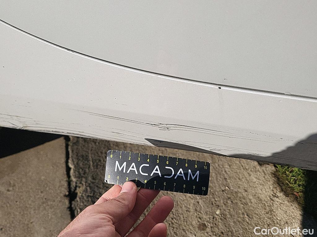  Bmw  Serie 1 BMW  / 2019 / 5P / berlina con portón 118i #8