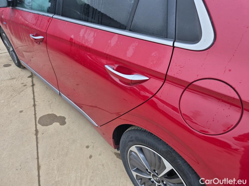  Hyundai   Ioniq HYUNDAI / 2019 / 5P / berlina con portón 1.6 GDI PHEV Style DCT #17