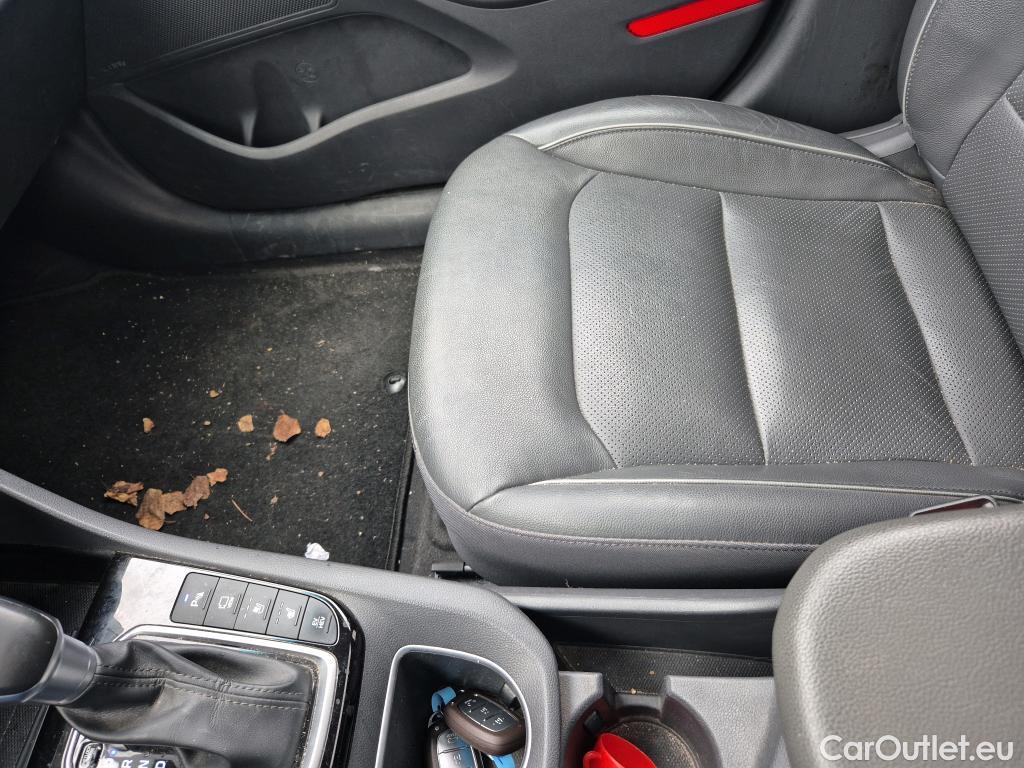  Hyundai   Ioniq HYUNDAI / 2019 / 5P / berlina con portón 1.6 GDI PHEV Style DCT #16